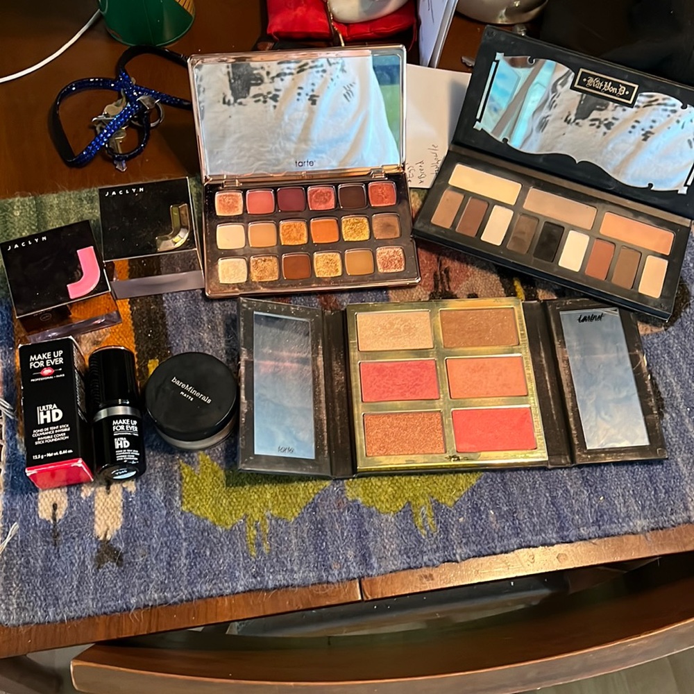 Makeup bundle